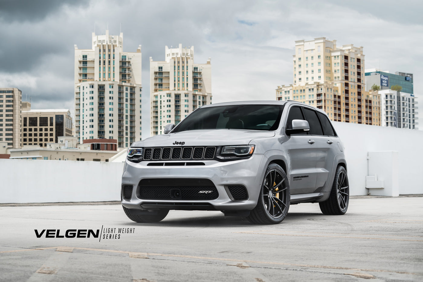 Jeep Grand Cherokee Trackhawk / 707hp / Suspension Eibach / Velgen Light Weight Series VF5 Satin Black 22x10.5 / 305-35-22 Michelin tires