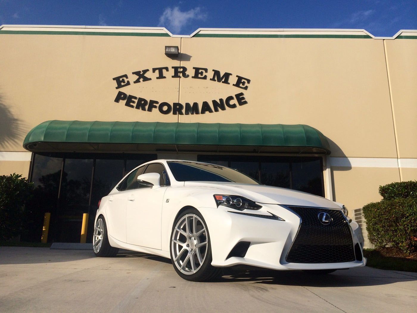 LEXUS 3IS ON 19" VMB5 @ EXTREME PERFORMANCE