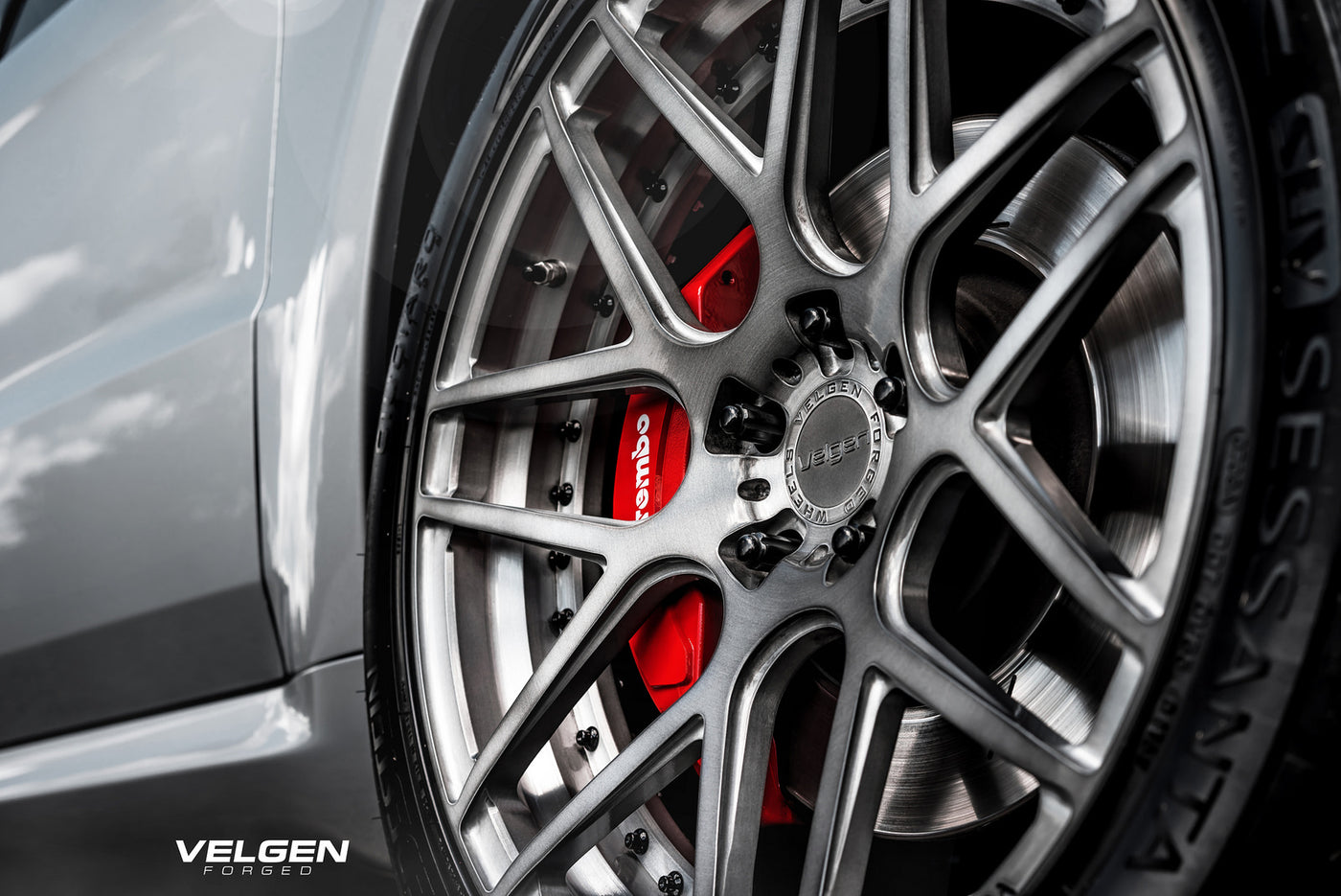 Cherokee SRT | Velgen Wheels VFDB7 22"