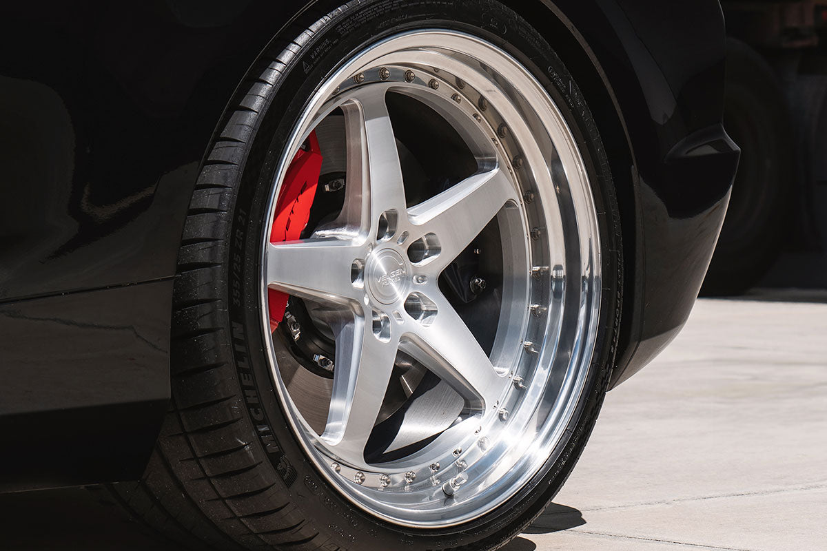 What Are Deep-Dish Wheels?